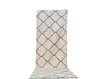 runner bianco, runner beni ourain, tappeto marocchino a linee nere, autentico, tappeto runner personalizzato, tappeto da corridoio fatto a mano, runner berbero, morbida lana