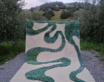 Handmade Moroccan Mrirt Rug – Green and White Wool, Berber Decor