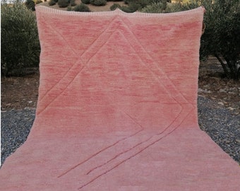 tapis rose marocain, tapis beni ourain, laine rose, tapis berbère, nouveau design, authentique, teppich zone rose, tapis fait main