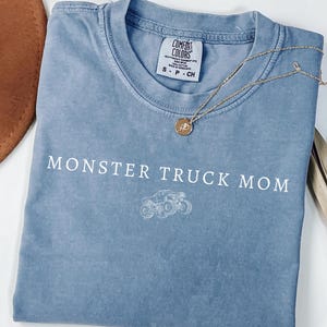 Camiseta de mamá de Monster Truck, camiseta de mamá de Monster Truck, atuendo para mamá de niño, camiseta para el día de las carreras, regalo para amantes de los camiones, Día de la Madre, colores extragrandes y cómodos®