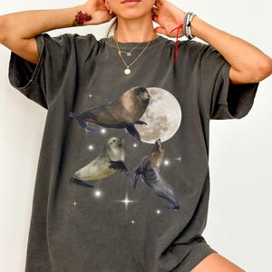 Three seals Retro Moon T-shirt, Vintage seals Moon Tshirt, seal lovers tee, Funny seals shirt, Oversized Tee, Comfort Colors
