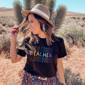 Rainbow teacher shirt, Spanish Teacher Shirt, Teacher Appreciation Gift, Back To School Tee, Teacher Shirt, Maestra shirt