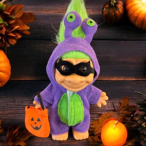 Vintage Troll Doll- 4&quot; Russ Troll- VERY RARE Purple Alien Costume- Free Shipping!