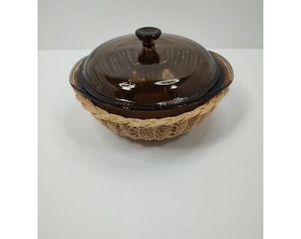 VTG Pyrex #023 Amber Casserole Dish With Lid 1.5 L and Basket