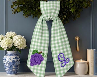 Banda decorativa personalizada de cuadros vichy, monograma de uvas bordado, decoración de primavera para puertas