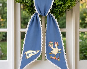 Guirnalda personalizada para la vuelta al cole, lazo bordado personalizado para la puerta con el grado escolar, decoración para profesores de jardín de infancia, primer, segundo, tercer y cuarto grado.