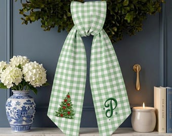 Banda de corona bordada personalizada, lazo de puerta con monograma personalizado, lazo de corona floral con flor del mes de nacimiento, diseño de árbol de Navidad