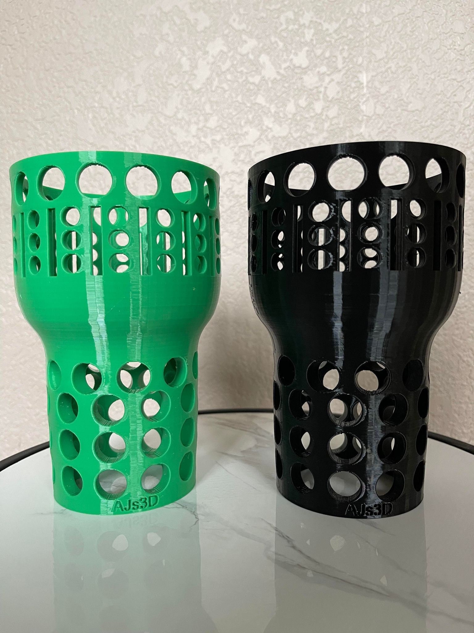 3-D Printable] Unspillable Cup Mechanism