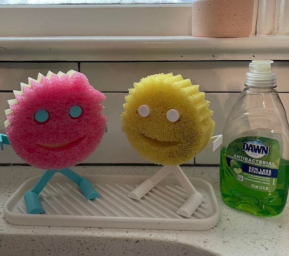 Scrub daddy sponge holder and sponge. #scrubdaddy #sponge #bestspongee, Scrub  Daddy