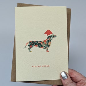 Carte de Noël teckel en langue irlandaise, carte Nollaig Shona, carte de Noël en langue irlandaise, carte de Noël chien, carte teckel, chien de Noël