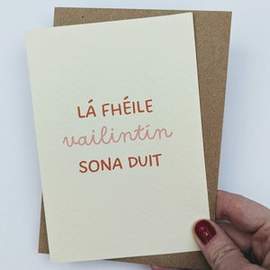 Carte de Saint-Valentin en langue irlandaise, carte de Saint-Valentin irlandaise, Lá Fhéile Vailintín Sona Duit, carte irlandaise, A6, vierge à l'intérieur, enveloppe incluse