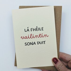 Carte de Saint-Valentin en langue irlandaise, carte de Saint-Valentin irlandaise, Lá Fhéile Vailintín Sona Duit, carte irlandaise, A6, vierge à l'intérieur, enveloppe incluse