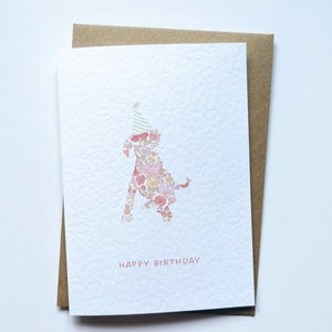 Carte d'anniversaire chien, carte chien pour fille, carte d'anniversaire à imprimé Liberty, carte d'anniversaire florale, carte labrador, A6, intérieur vierge, enveloppe incluse