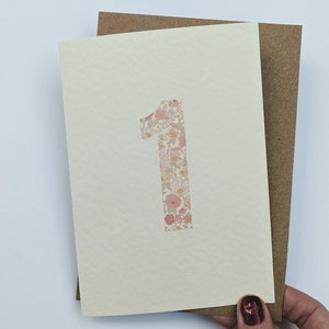 Carte de premier anniversaire pour fille, premier anniversaire, carte d'anniversaire rose pour fille, carte d'anniversaire floral Liberty de 1 an, carte botanique pour fille