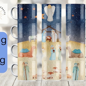 Puede incluir: Un juego de tres tazas de cerámica blanca con un diseño de escena de la Natividad de Navidad. Las tazas presentan un cielo nocturno azul con estrellas, un establo con un pesebre, un camello, ovejas y un pastor. Las tazas son perfectas para bebidas calientes durante la temporada navideña.