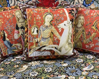 Housse de coussin en tapisserie de style médiéval, 3 pièces « Dame à la licorne » 18*18 (45*45 cm) - tapisserie de style médiéval tissée en jacquard - un cadeau pour les amateurs d'histoire.