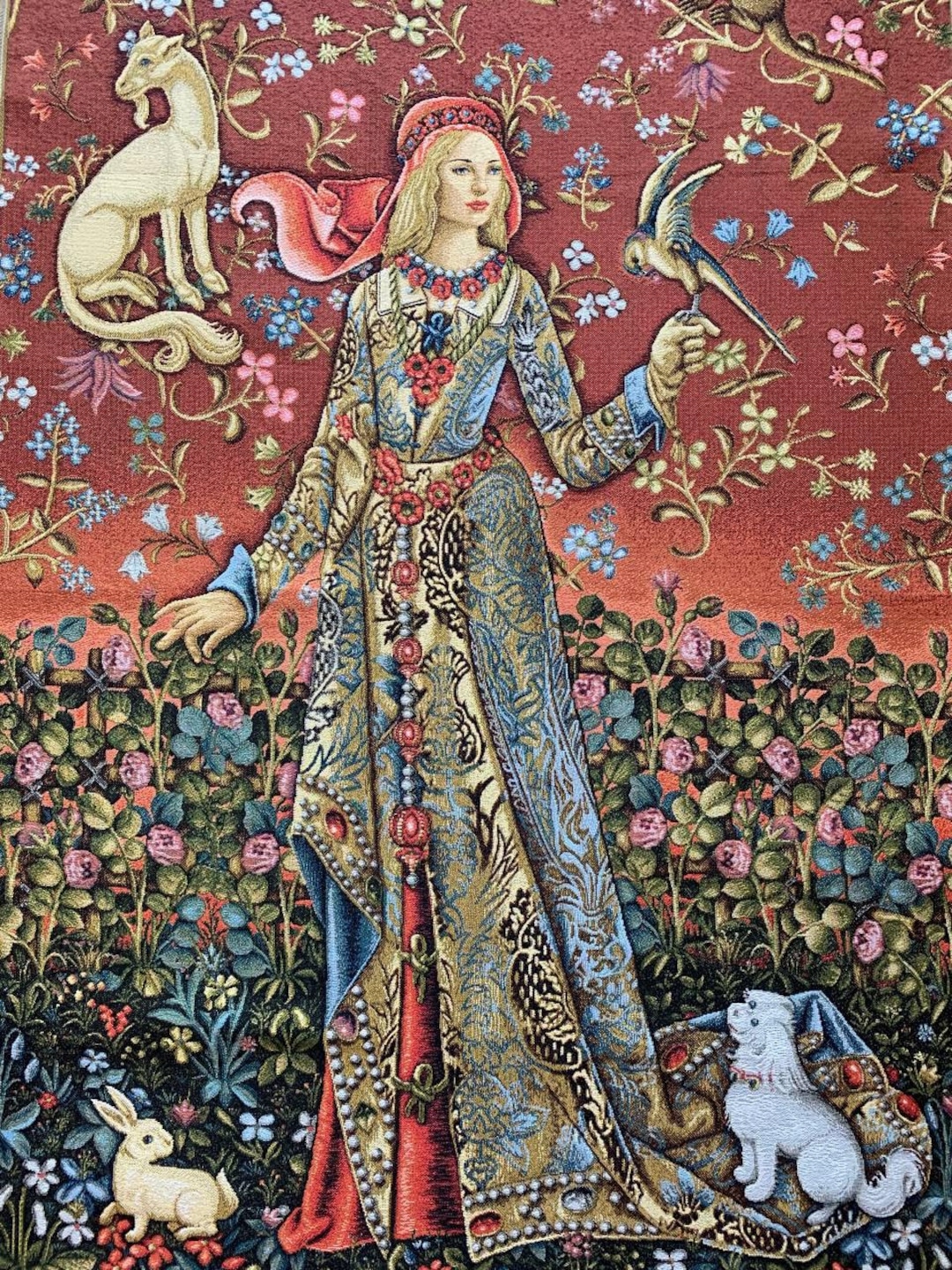 ウィリアム・モリスのタペストリー（額装用）：鳥と貴婦人、中世美術