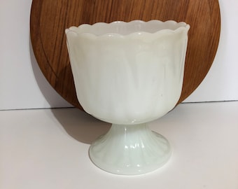 Vintage White Milk glass Pedestal Compote Vase Flower Pot Candy Dish Scalloped Rim. MCM Retro.