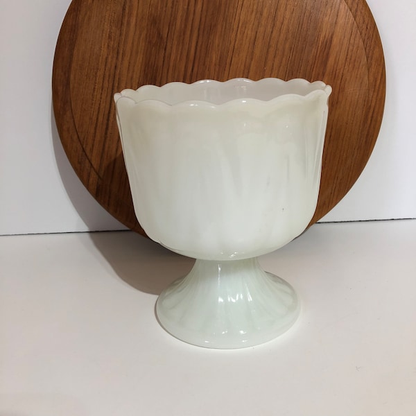 Vintage White Milk glass Pedestal Compote Vase Flower Pot Candy Dish Scalloped Rim. MCM Retro.