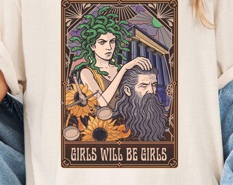 Comfort Colors® Mädchen werden Mädchen Shirt für sie Medusa mit Kopf von Perseus sein Feministisches Shirt Frauen Empowerment Shirt Tarot Karte Tee