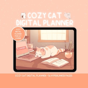 Può includere: Un planner digitale con un tema di gatto accogliente. La copertina presenta un gatto bianco che dorme su un laptop con un libro e una pianta su una scrivania. Il testo "COZY CAT DIGITAL PLANNER" è visualizzato sulla copertina. Il testo "56 HYPERLINKED PAGES" è anche visualizzato sulla copertina.