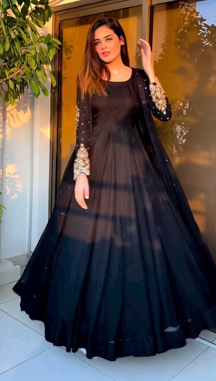 dress black colour