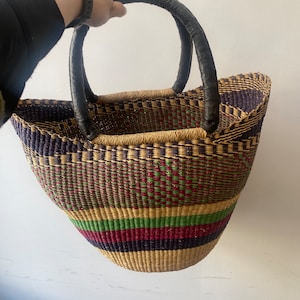 Bolga Basket/ sac de paille pour femme en raphia tressé à la main ou sac de plage élégant / sac d'épicerie/sac de marché /sac fourre-tout /panier de pique-nique fait main