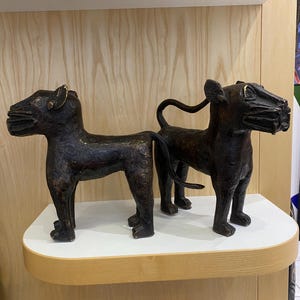 Benin leopards benin folklore benin mid century bronze leopards luxury Nigerian royal leopards ornamentals