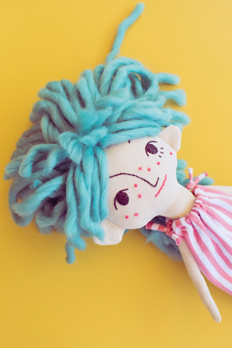 Quina, ecofriendly fabric doll, handmade plushie Criaturis image 4