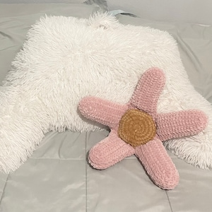Crochet Daisy Pillow | Daisy Pillow | Crochet Flower Pillow | Crochet Pillow | Pink Daisy | Crochet Flower | Flower Pillow | Home Decor