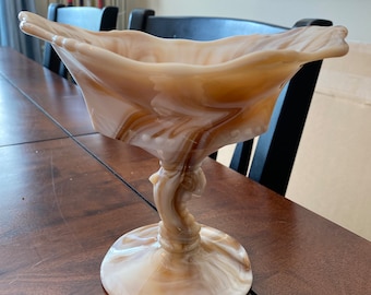 Cuenco único con base de remolino de chocolate crema.