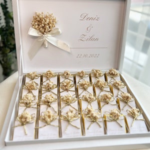 Gold leaf chocolate box with bouquet for wedding, engagement, birthday, baptism or parties, Wedding Gift, Personalized Party Favors,