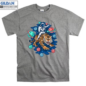 Astronauta Montando Tigre Camiseta Space Fantastic Planets Camiseta Oversized S M L XL XXL 3XL 4XL 5XL Hombres Mujeres Unisex D3483