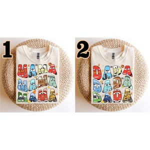 Conjunto de camisetas "Mamá Papá" – Diseño de letras de coche para padres e hijos – Camisetas unisex de algodón orgánico – Idea de regalo para baby shower SE38