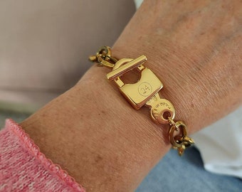 Toggle Padlock Key Bracelet in Gold Stainless Steel