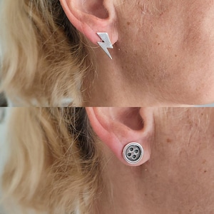 Jolies boucles d'oreilles puces éclairs ou boutons en plaqué argent vieilli au choix image 1