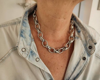 Hübsche große silberne Halskette mit gedrehten Gliedern aus Edelstahl