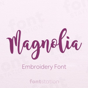 Fuente de bordado Magnolia Sky - 9 tamaños - BX, PES + 9 formatos - Letras Magnolia Sky - Alfabeto cursivo, Magnolia, bordado a máquina