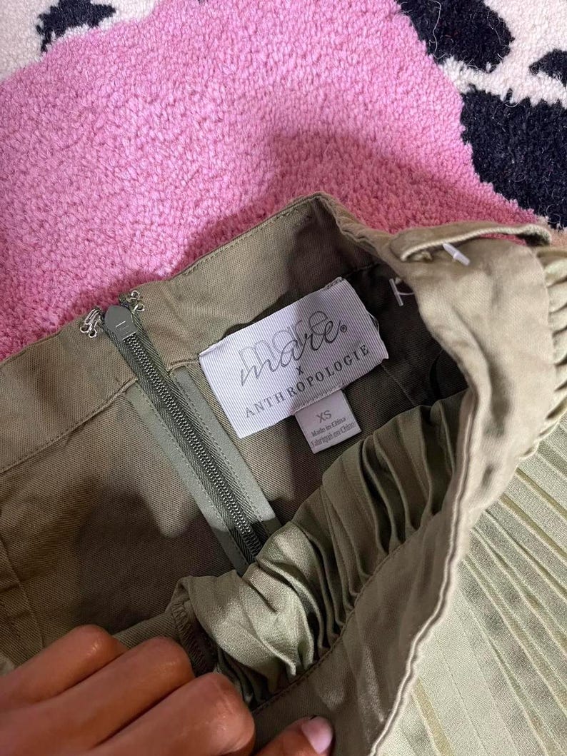 Mare Mare Anthropologie Olivgrön Plisserad Midikjol – XS | Utility Pocket Kjol bild 5