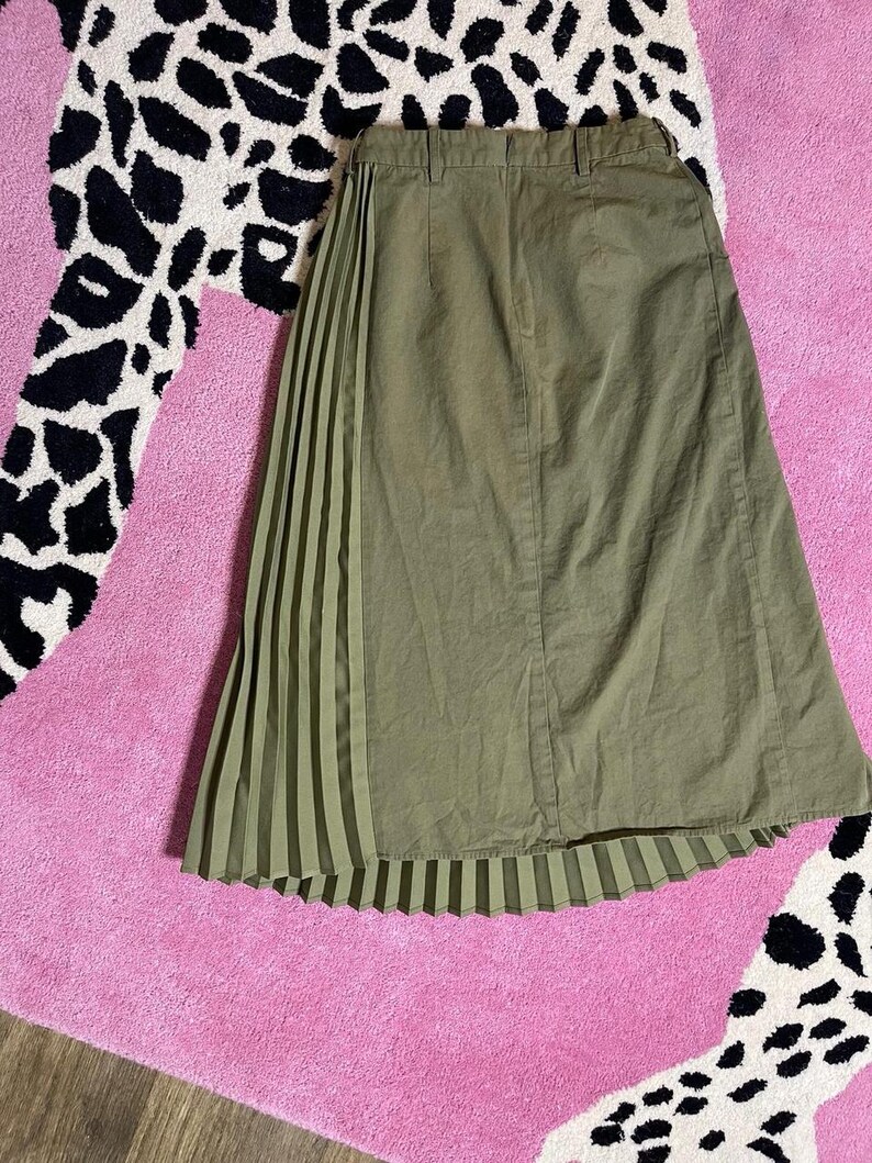 Mare Mare Anthropologie Olivgrön Plisserad Midikjol – XS | Utility Pocket Kjol bild 7