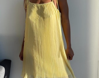 Y2K BCBG Yellow Pleated Mini Dress – Adjustable Tie Straps, 2000s Coquette Party Dress, Size Small