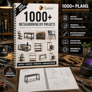 Puede incluir: Un libro de edición 2025 con encuadernación en espiral titulado 1000+ Metalworking DIY Projects, que contiene una colección de planos de soldadura y fabricación. La portada muestra varios diseños de muebles y la página abierta un plano de banco.