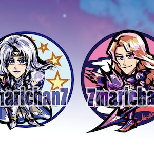 Può includere: Due personaggi dei cartoni animati in un cerchio con sfondo blu e rosa. Il personaggio a sinistra è una donna con i capelli bianchi e gli occhi azzurri. Indossa un abito blu e bianco e tiene uno scettro. Il personaggio a destra è un uomo con i capelli lunghi biondi e gli occhi azzurri. Indossa un abito nero e viola e tiene una spada. Il testo "7marichan7" è scritto su entrambi i cerchi.