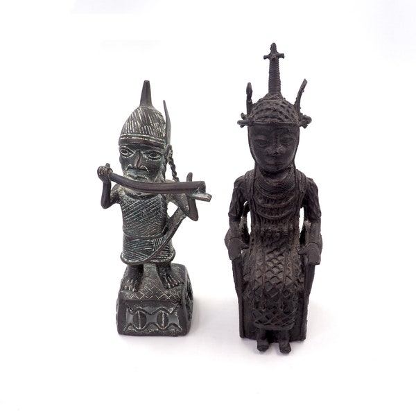 Afrikanische Bronze Figuren im Benin Stil