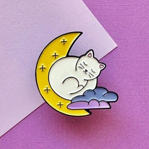 Sleeping Moon Cat Enamel Pin, Celestial Pin, Cute Animal Gift, Kawaii Accessories and Collectibles, Cute Lapel Pin, Cute Bag Accessories