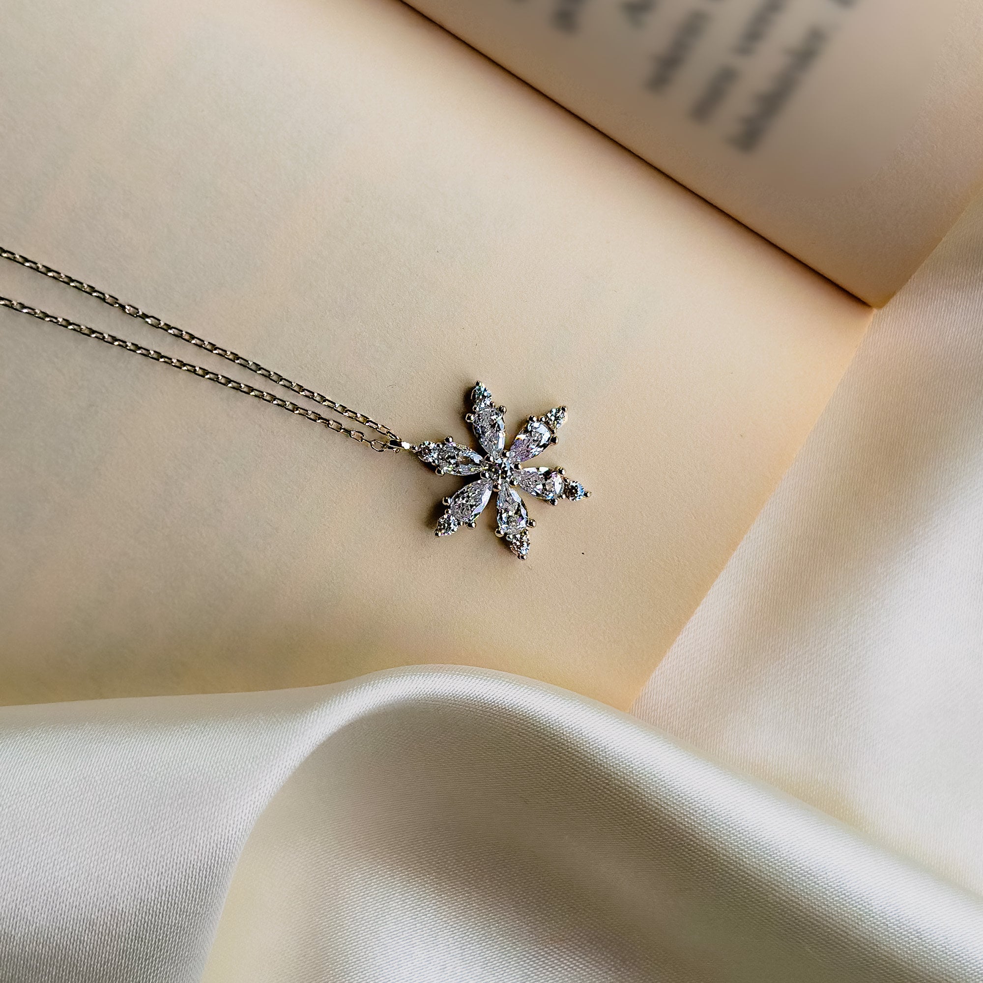 ネックレス・ペンダント TATIANA Silver 925 Crystal Flower Necklace NZ2401 5005884637 Amazon.com: 925 Sterling Silver Necklace for Women - Crystal