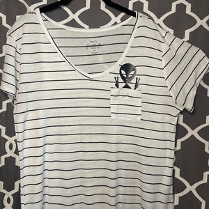 Alien in my pocket tee