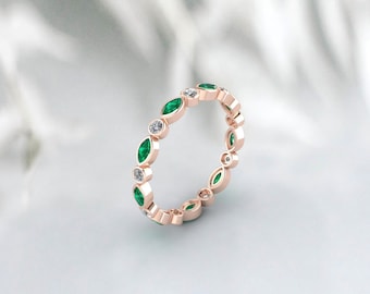 Green Emerald Wedding Band, Gemstone Diamond Wedding Ring, Eternity Band for Her, Solid 14K 18K Gold, Dainty Stacking Ring, Stackable Ring