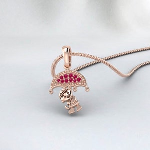 Collar colgante de rubí rojo julio Colgante de piedra de nacimiento Foe Kids Collar de bebé Bebé con paraguas 14k Regalo de oro rosa para niños Colgante de piedras preciosas