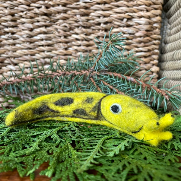 Needle Felted Pacific Banana Slug - Made to Order - Ariolimax columbian- Customizable - Wool Sculpture - Gastropod - Nature lover gift